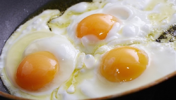 Финские эксперты смогли получить в лабораторных условиях белок, заменяющий куриные яйца
